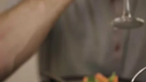 rubia ts ryder monroe chupa expertamente el nudo de amigos