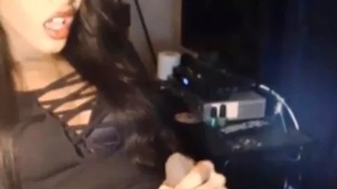 lecker Lady Mann Dilletant enorme Ejakulat auf sich selbst