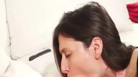Travestito cattivo con le naturali Love Tits, Korra Del Rio cavalca un calibro 45 cm.