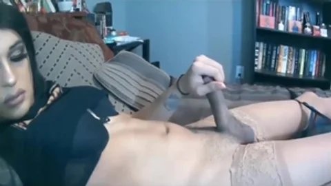 Mmmm Trampertee