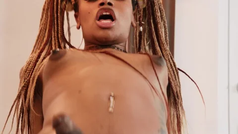Trans Harder: La grande surprise d’une nuageuse