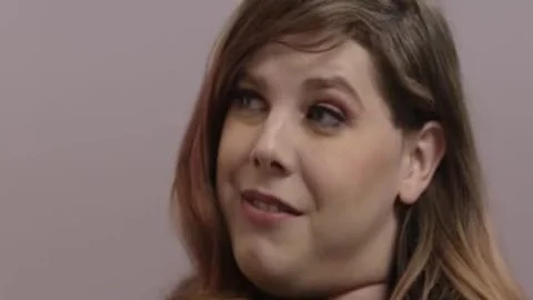 busty TS Chelsea Poe Tastes Colbys meaty 10-Pounder