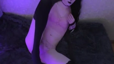 Kitty Girl kommt einmal mehr in großen Mengen