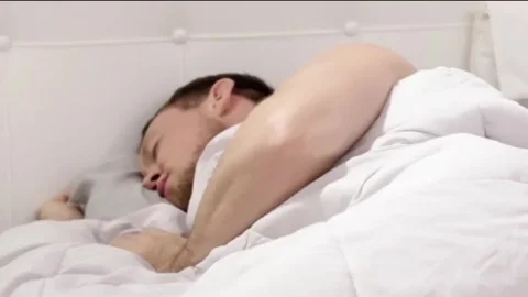 TBabe Ryder Monroe golpea a su cuñado mientras el esposo está durmiendo la siesta