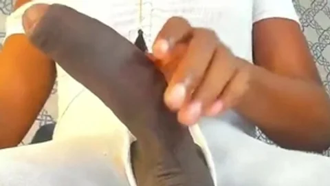 dünne dunkle Lady-Mann in weißen Strumpfhosen zieht ihren Esel Schwanz POV Webcam