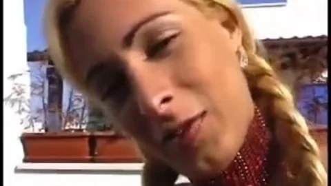 loira Shelady amando sua aliada