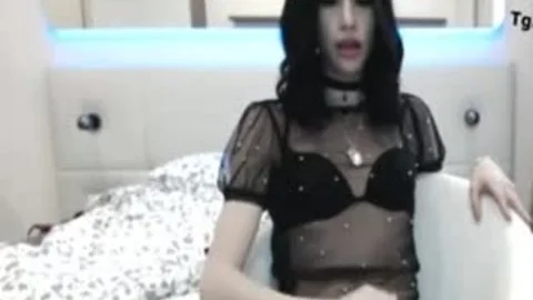 Schöner Blauäugiger TS-Lady Cumshot