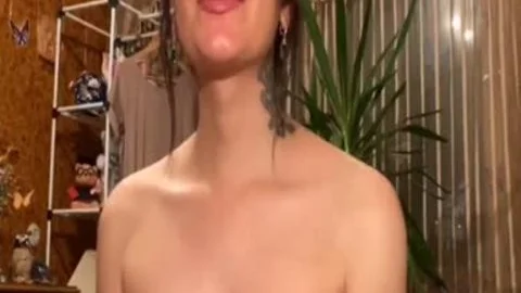 Modella web – NaimaModel 5