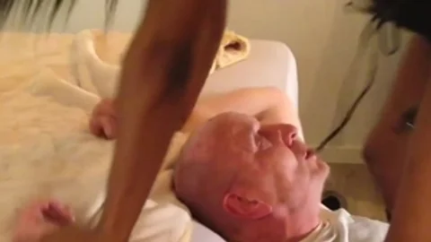 Schwarze Kataleya XXL nimmt ihn, wie sie es mag
