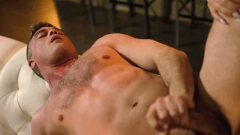 Trans Sensual: Брюнетка Джейд Венес в джинсах занимается сексом как ковбойка